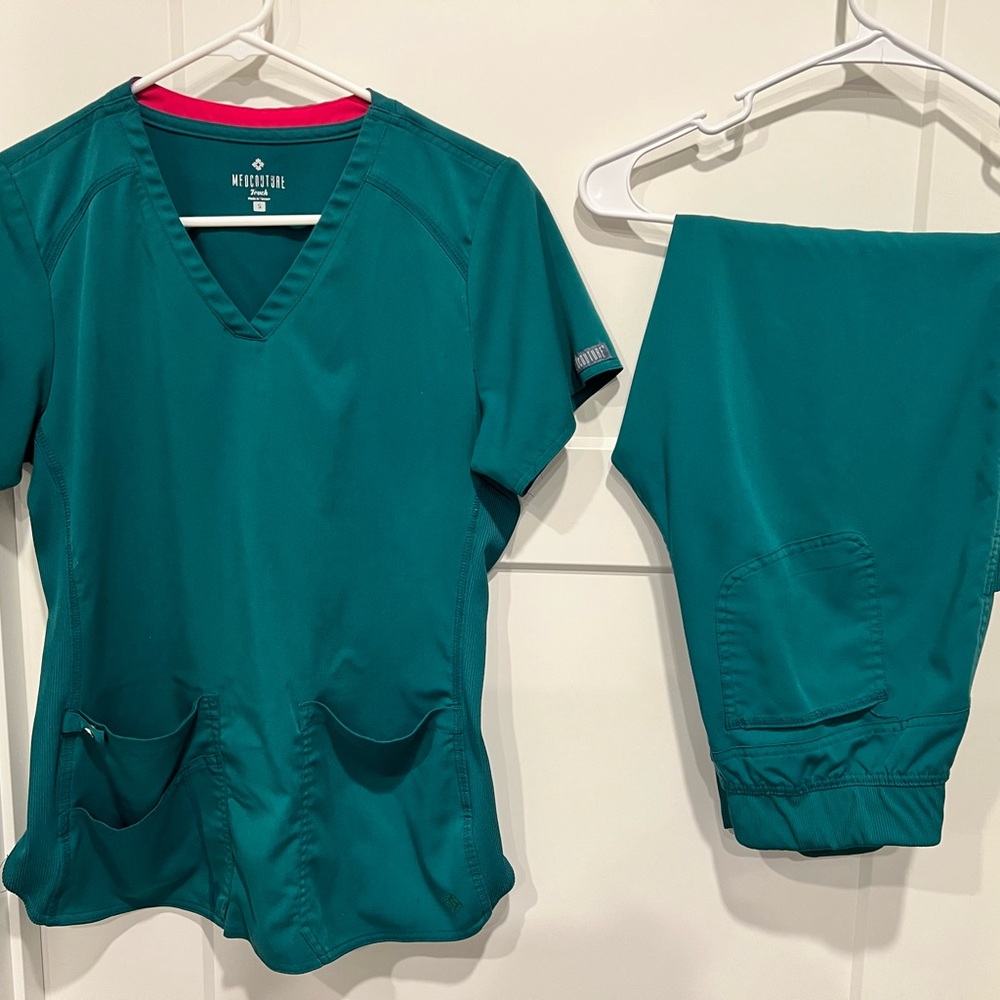 Med Couture “Touch” Green Small V-Neck Scrub Set